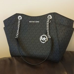 Michael kors Jet Set Tote [black]
